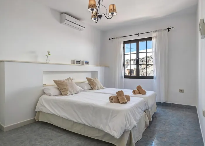 Princesa Faina Villa Tias